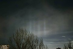 Москвичи снова заметили необычное явление в небе