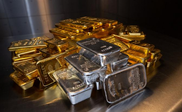 Недоверие к доллару вылилось в апокалипсис на рынке золота Недоверие к доллару вылилось в апокалипсис на рынке золота