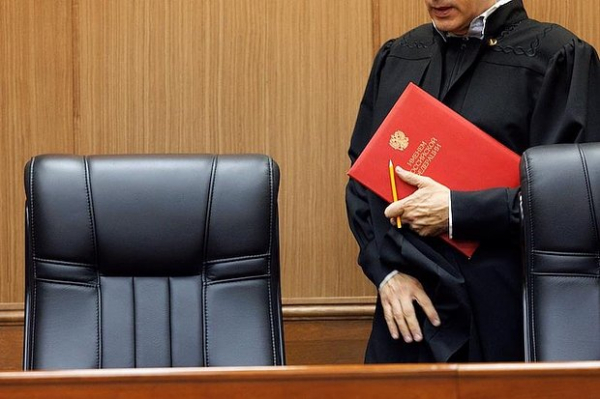 «Ничего личного» Сотрудников разорившихся компаний заставляют расплачиваться с долгами из своего кармана. Как это происходит?