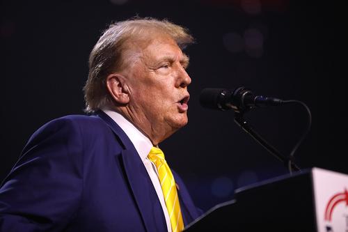 NYT: президент США Дональд Трамп отстраняется от конфликта на Украине