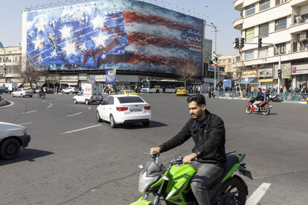 «Они посеют хаос» Эмигранты из Ирана — о войне с США и Израилем, своем отношении к власти и будущем Исламской Республики «Они посеют хаос» Эмигранты из Ирана — о войне с США и Израилем, своем отношении к власти и будущем Исламской Республики