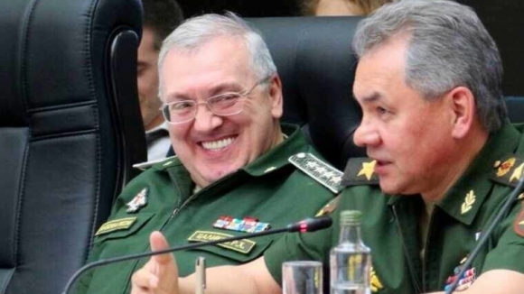 По аресту экс-замминистра обороны есть вопросы: за пост в соцсети можно загреметь в тюремную камеру, а если украл миллиарды, можно и под домашний арест?