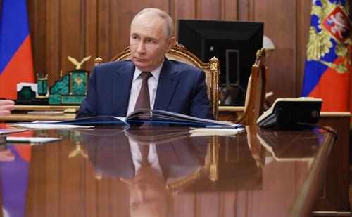 Путин и президент ОАЭ бен Заид Аль Нахайян обсудили эскалацию на Ближнем Востоке Путин и президент ОАЭ бен Заид Аль Нахайян обсудили эскалацию на Ближнем Востоке