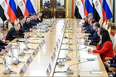 Путин на арабском пообщался с президентом Египта