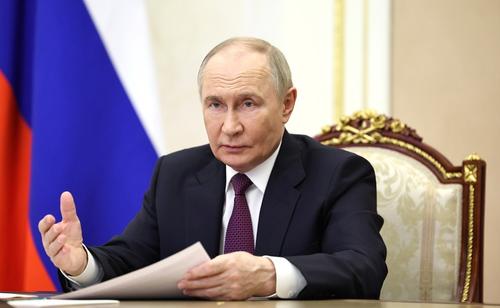 Путин: Россия продолжает оставаться в лидерах мирового рынка вооружений