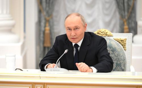 Путин: Россию вынудили ответить на происходящее на Украине 