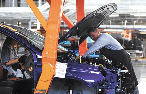 Российский автопром признали худшей отраслью года Российский автопром признали худшей отраслью года