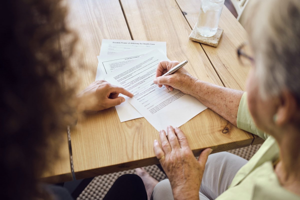 Россию охватил «бабка-террор». Люди покупают квартиры, а потом остаются без жилья и денег. Почему так происходит? Россию охватил «бабка-террор». Люди покупают квартиры, а потом остаются без жилья и денег. Почему так происходит?