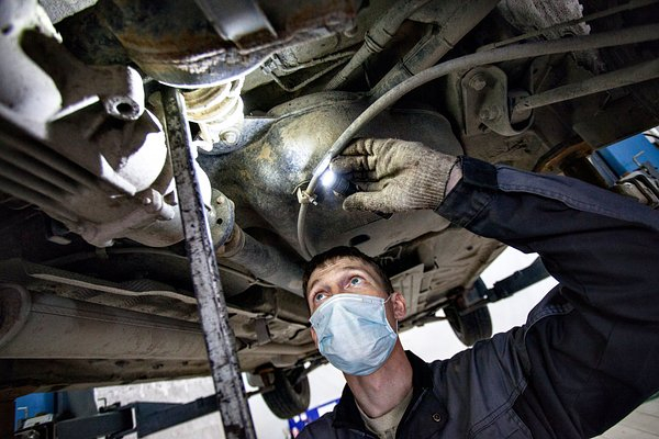 Ржавчина, глюки и поломки. Россияне массово жалуются на китайские авто. Что бесит их больше всего?