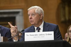 Сенатор США потребовал улучшить мирный план Трампа и сразу же отказался от этой идеи Сенатор США потребовал улучшить мирный план Трампа и сразу же отказался от этой идеи