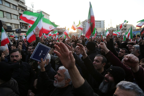 США, Израиль и Иран обмениваются масштабными ракетными ударами. Страшные кадры войны и ее последствий со всего Ближнего Востока