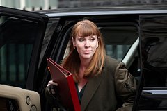 Стало известно о подготовке заговора против премьера Британии Стало известно о подготовке заговора против премьера Британии