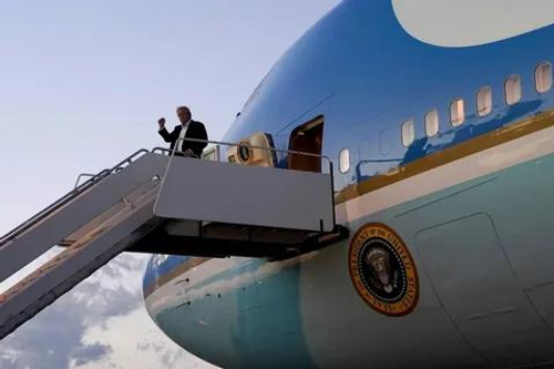 Трамп готов принять персональный подарок от Катара - крылатый дворец за 400 миллионов долларов