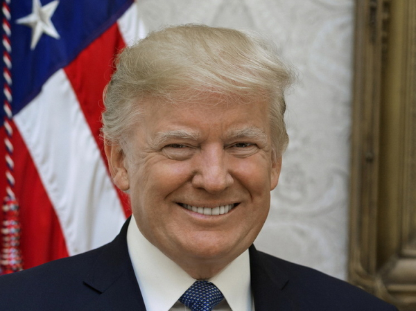 Трамп неожиданно отреагировал на пощечину Макрону от его жены