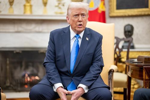 Трамп заявил, что в течение двух недель определится, хочет ли Россия мира