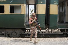 В Пакистане сообщили о пяти сбитых самолетах ВВС Индии