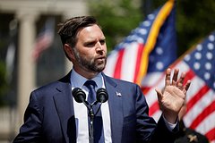 В США судьбу пожилых американцев назвали важнее Украины В США судьбу пожилых американцев назвали важнее Украины