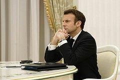 В США указали на страх Макрона перед Трампом