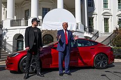 В США заявили о возможных проблемах Маска в бизнесе из-за конфликта с Трампом