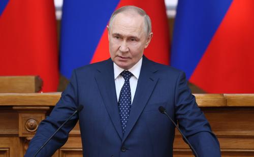 Владимир Путин присвоил звание генерал-майора Ярославу Гладких