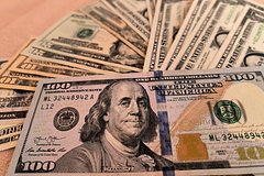 Женщина отсудила миллионы долларов за падение на тротуаре Женщина отсудила миллионы долларов за падение на тротуаре